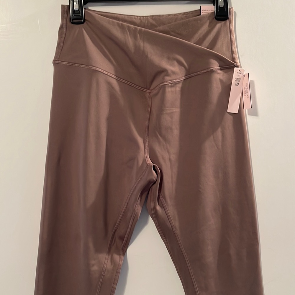 NWT Victoria’s Secret Love Cloud Crossover Leggings - Picture 6 of 15